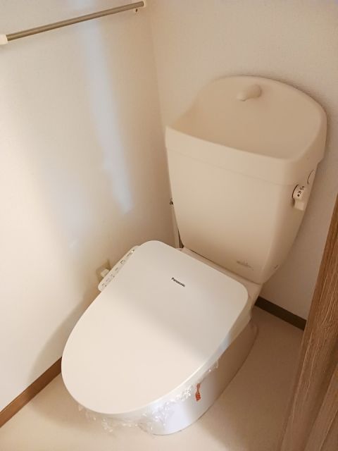 メゾン・ラフィーネのトイレ写真