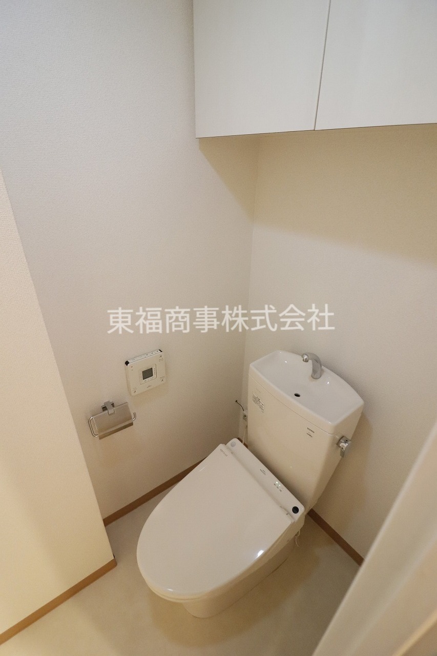 東京メトロ有楽町線 地下鉄赤塚駅 徒歩1分 3階建 築19年のトイレ写真