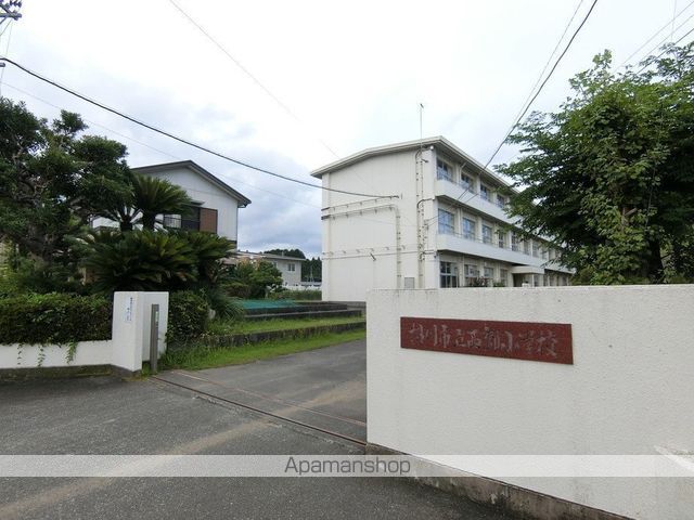 小学校　西郷小（小学校）まで851m