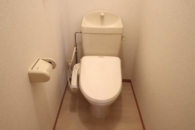 トイレ　温水洗浄暖房便座