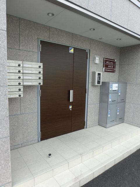 エントランス　お部屋へはこちらから