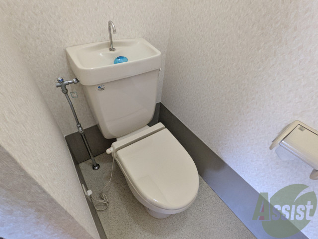 トイレ　こちらはトイレです。清潔感があり、安心して使用できます。
