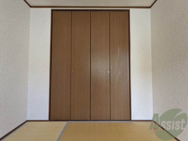 収納　収納がありました。お洋服や荷物はここへ。