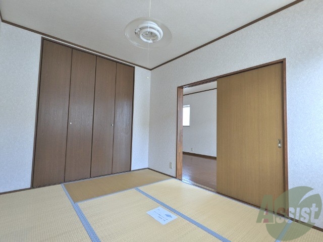 その他部屋・スペース　６帖の和室です。広々として、きれいですね。