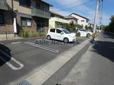 駐車場　駐車場
