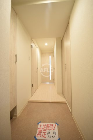 フォーリアライズ本町レクスの玄関写真