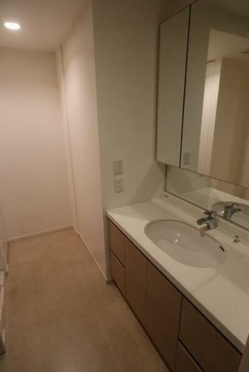 洗面設備　※別部屋の参考写真です。
