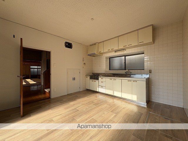 宮原1丁目戸建ての居間写真