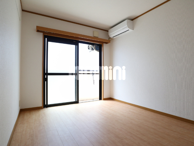 居室・リビング　※別部屋写真
