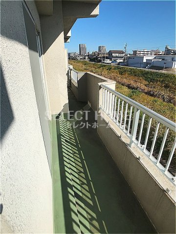 バルコニー　バルコニーがあります