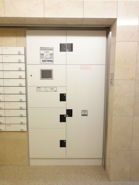 その他設備　不在時に便利な宅配ＢＯＸ完備！