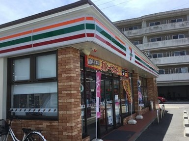 コンビニ　セブンイレブン 名古屋石薬師店（コンビニ）まで520m