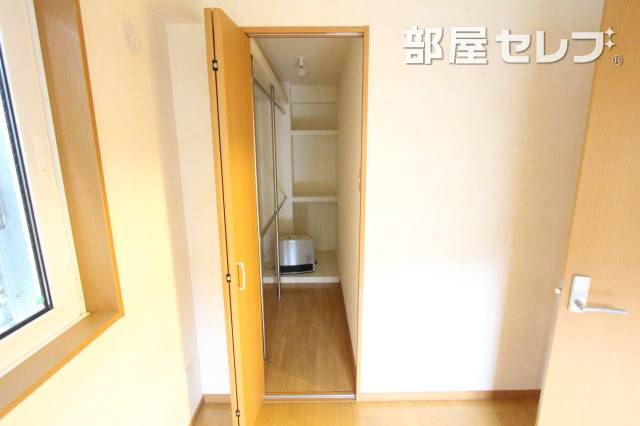 収納　奥行ある収納です。