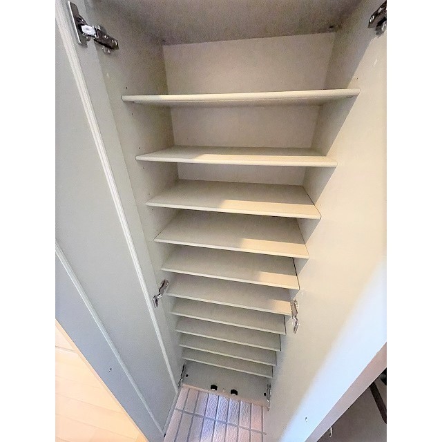 収納　シューズボックス