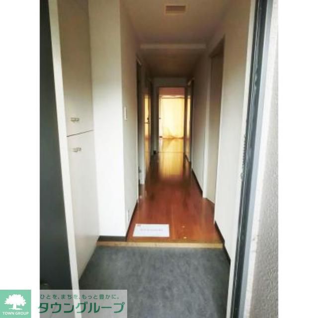 玄関　※写真は同タイプ住戸です。