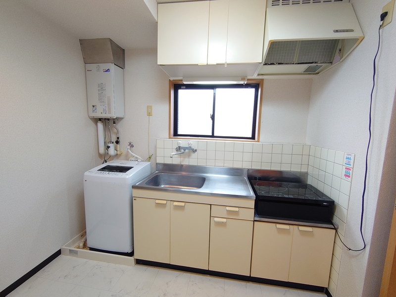 キッチン　IH2口コンロ付きです。