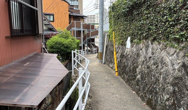 その他　前面道路、東側道路方面