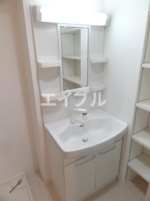 洗面設備　別のお部屋の写真です。