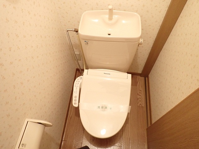 トイレ　温水洗浄便座