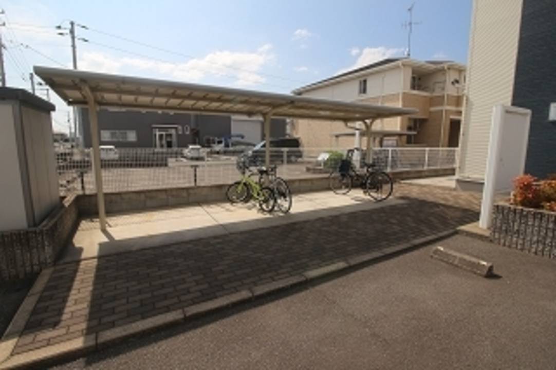 駐車場　駐輪場