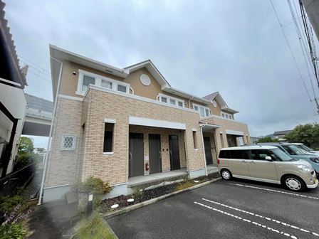 姫路市玉手のアパートの建物外観