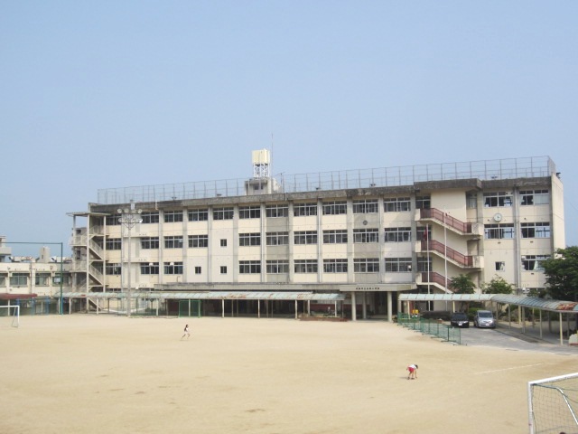 小学校　広島市立古田小学校（小学校）まで647m