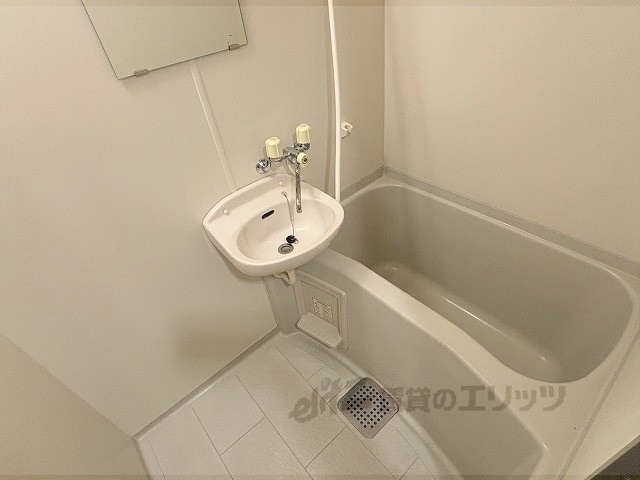 バス・シャワールーム　バス