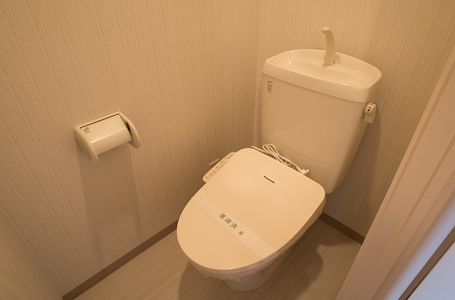 仙台市地下鉄南北線 台原駅 徒歩8分 2階建 築20年のトイレ写真