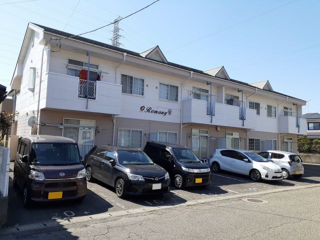 新潟市秋葉区下興野町のアパートの建物外観