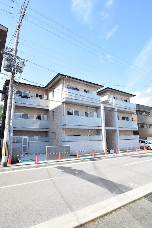 京都市北区上賀茂豊田町のマンションの建物外観