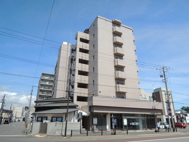 函館市松風町のマンションの建物外観