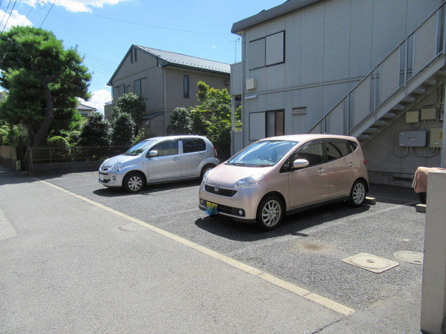 【シティハイム　ファミリアの駐車場】