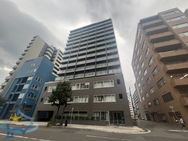 札幌市中央区大通西のマンションの建物外観