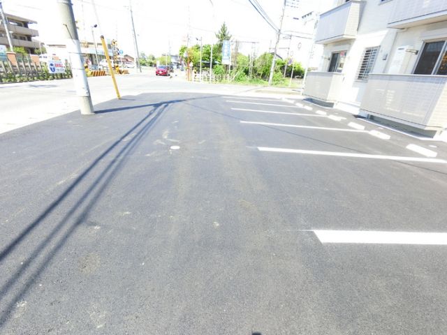 【太田市鳥山町のアパートの駐車場】