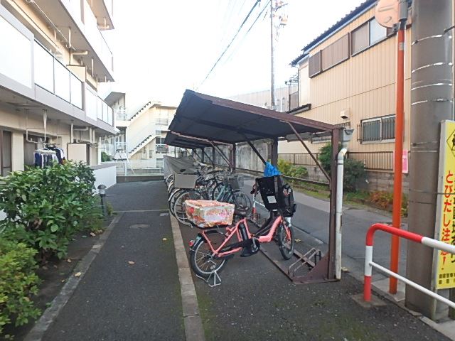 【ソレイユ久保の駐車場】