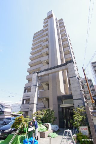 【吹田市垂水町のマンションの建物外観】