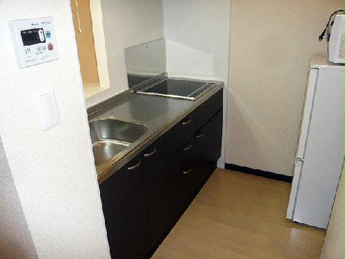 キッチン　広いキッチンスペースで、お料理が楽しめます♪