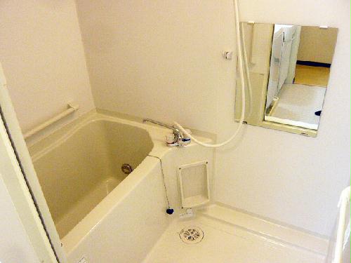 バス・シャワールーム　雨の日でも快適な浴室乾燥機付きです♪