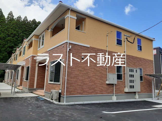 薩摩川内市平佐町のアパートの建物外観