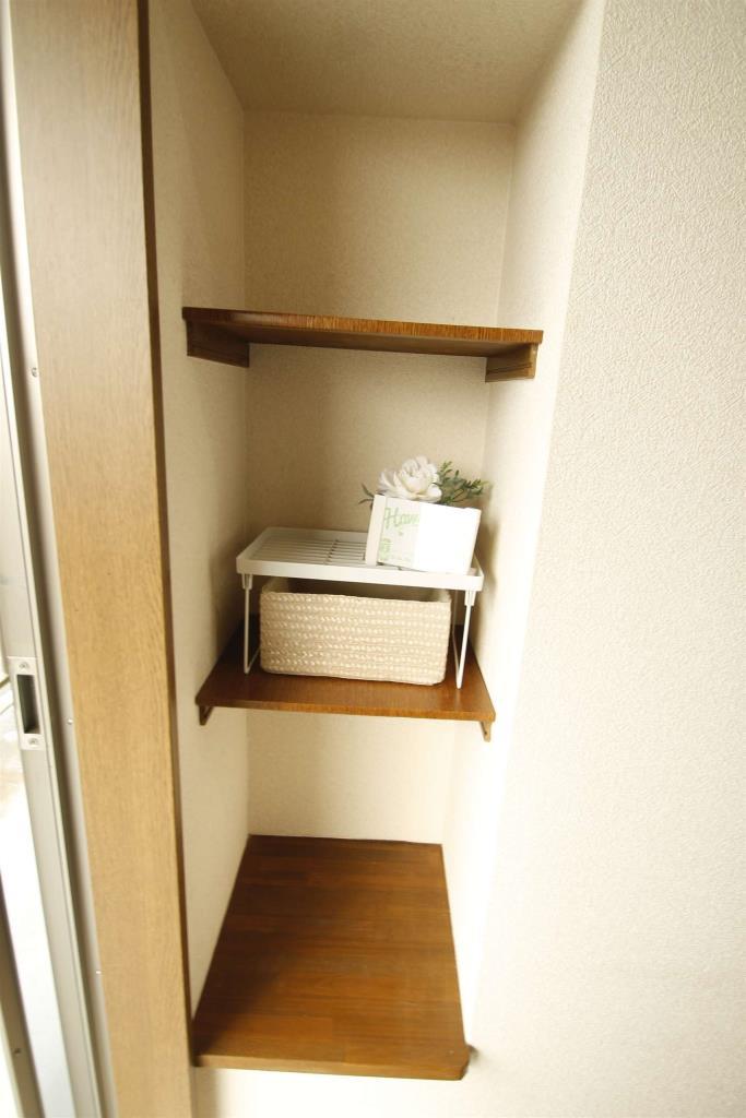 その他　シューズＢＯＸとしても棚としても利用可能★突っ張り棒で目隠し