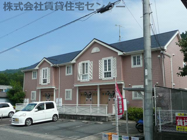 橋本市賢堂のアパートの建物外観