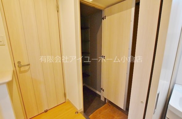 エントランス　★トールタイプシューズBOXなので棚を外せばブーツも置けます