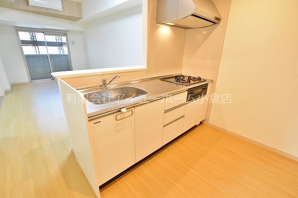 キッチン　★リビングが見渡せるカウンターキッチン★