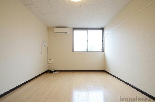 居室・リビング　1Ｆのお部屋はフローリングです。