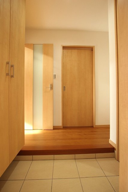 玄関　同物件別号室