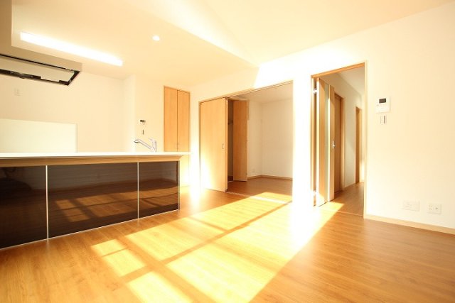 居室・リビング　同物件別号室