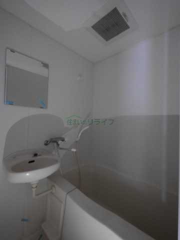 バス・シャワールーム　※参考写真です。同じ間取りの別部屋になります。