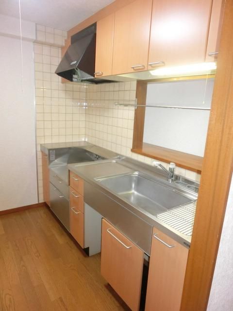 キッチン　3口ガスシステム