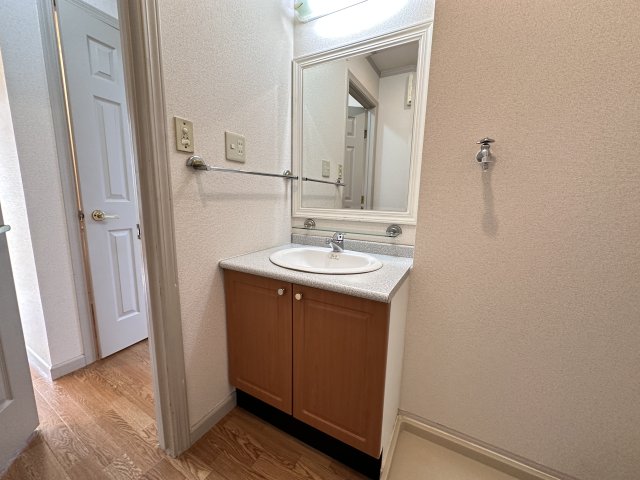 洗面設備　シャワー付洗面台