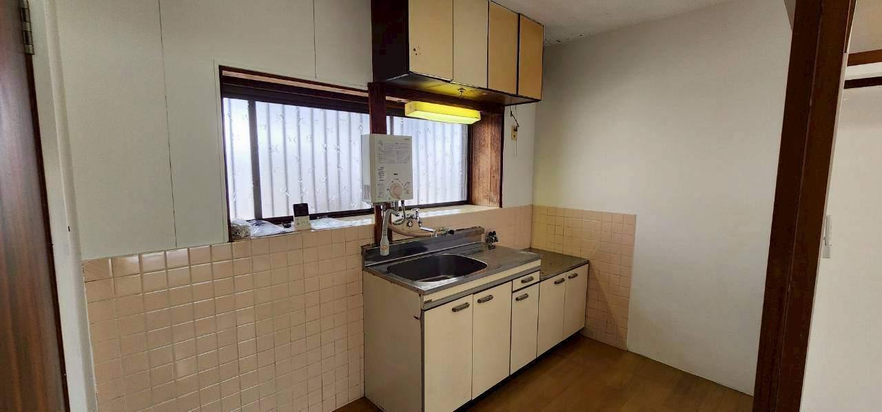 キッチン　明るい3畳キッチン